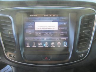 2016 Chrysler 200 Limited Platinum Gardena, California 6